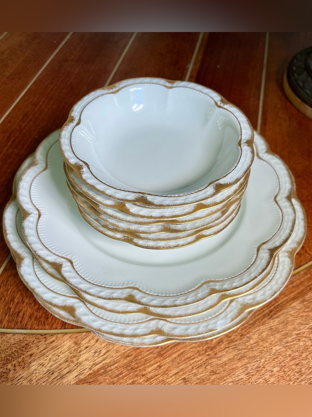 Haviland & Co. Limoges white gold scalloped plates and bowls (Schleiger 213)